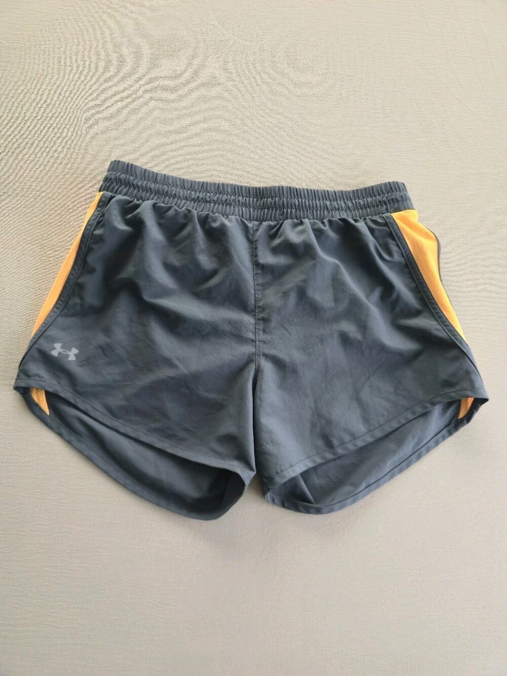 Women's Under Armour Loose Fit Size XS Heatgear Shorts